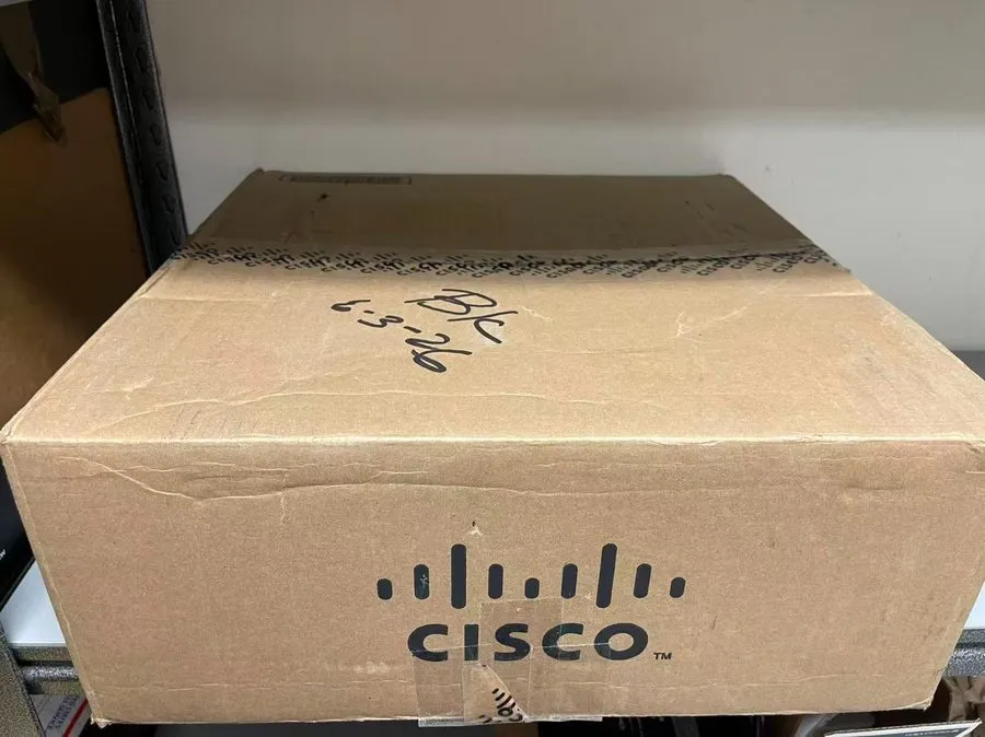 Коммутатор C9300-48P-M 48-Port Meraki Catalyst PoE+ Cloud-Managed Ethernet Switc