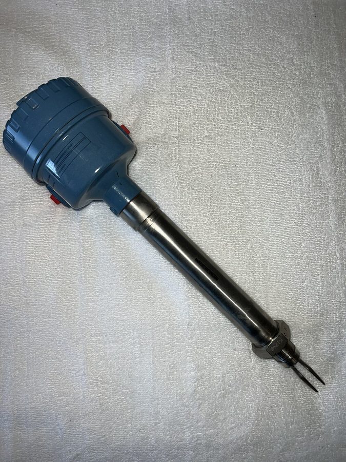 Датчик уровня Rosemount Vibrating Fork Level Switch (2130DA9ES9NNNA00001E5Q4Q8P1 — фото лота 1
