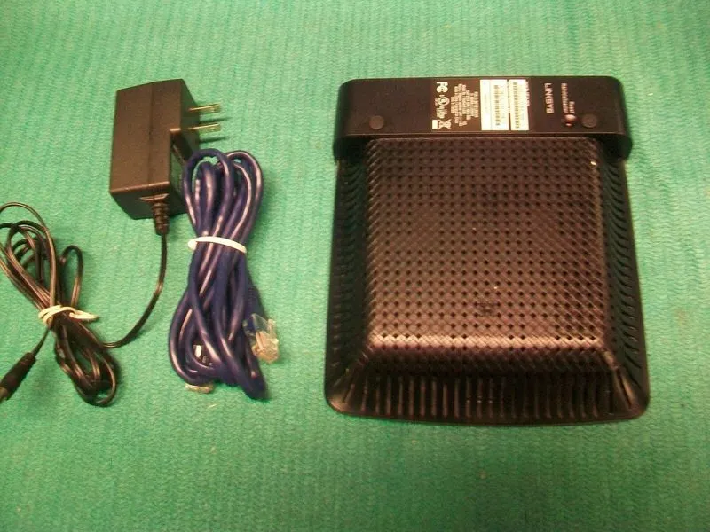 Маршрутизатор Cisco Linksys E1200 Wireless-N300 Wi-Fi Router With 4 Port Switch — фото лота 3