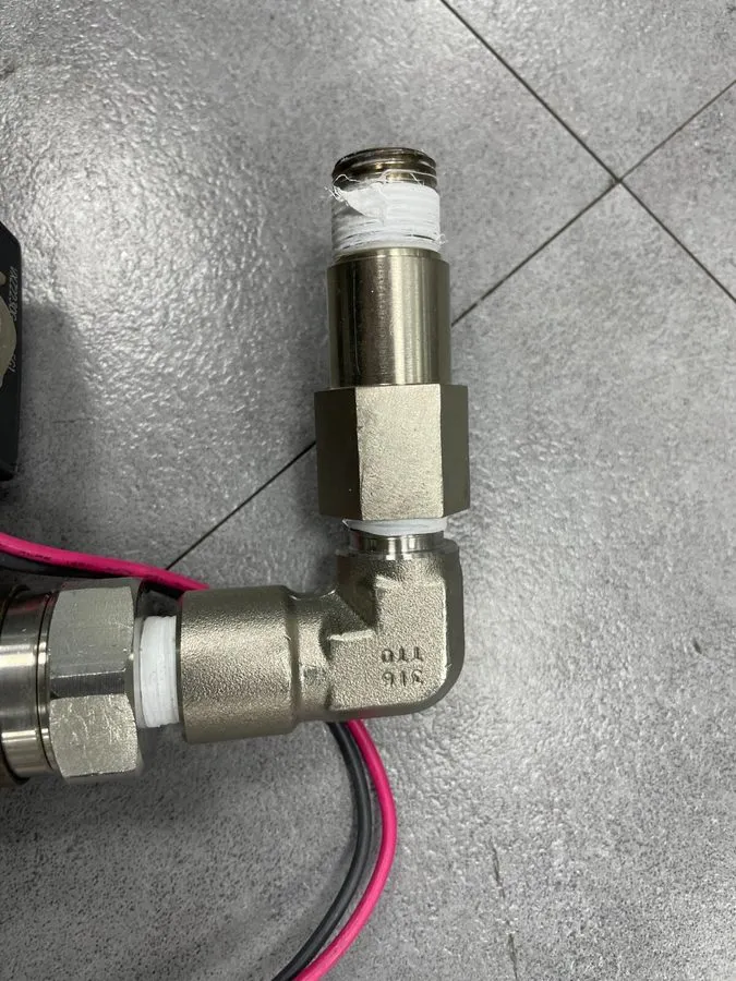 Пневмоклапан SMC VXZ2230G-03N-5G1 VALVE+Swagelok 316 TTO 2+SMC KKA6S-X47