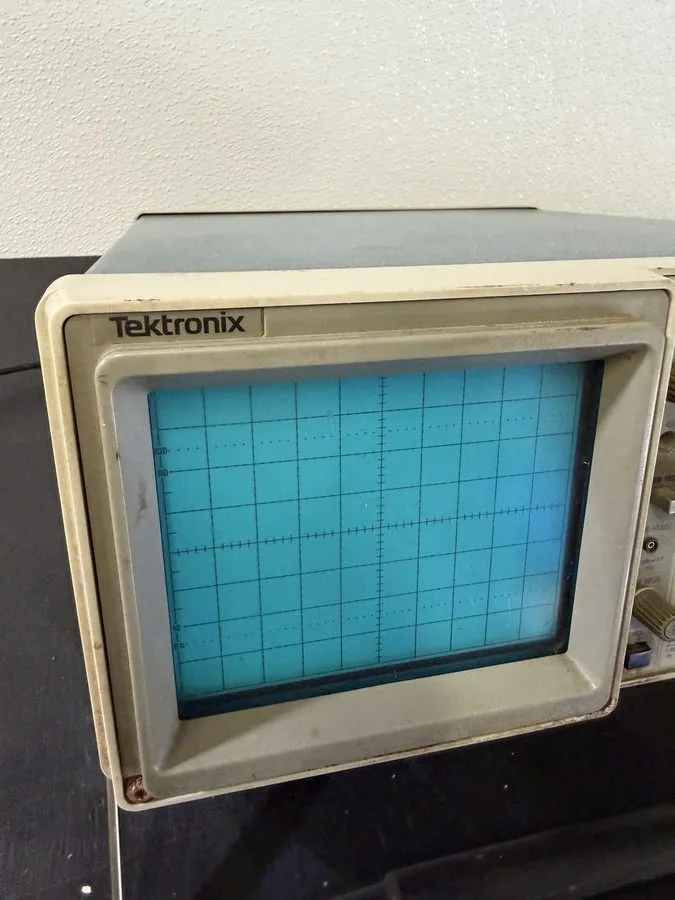 Осциллограф Tektronix 2213A 60MHz 2 Channel Oscilloscope. — фото лота 2