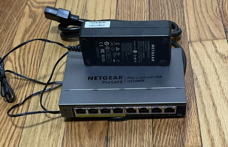 Коммутатор NETGEAR PROSAFE GS108PE V3 8-PORT GIGABIT MANAGED POE SWITCH