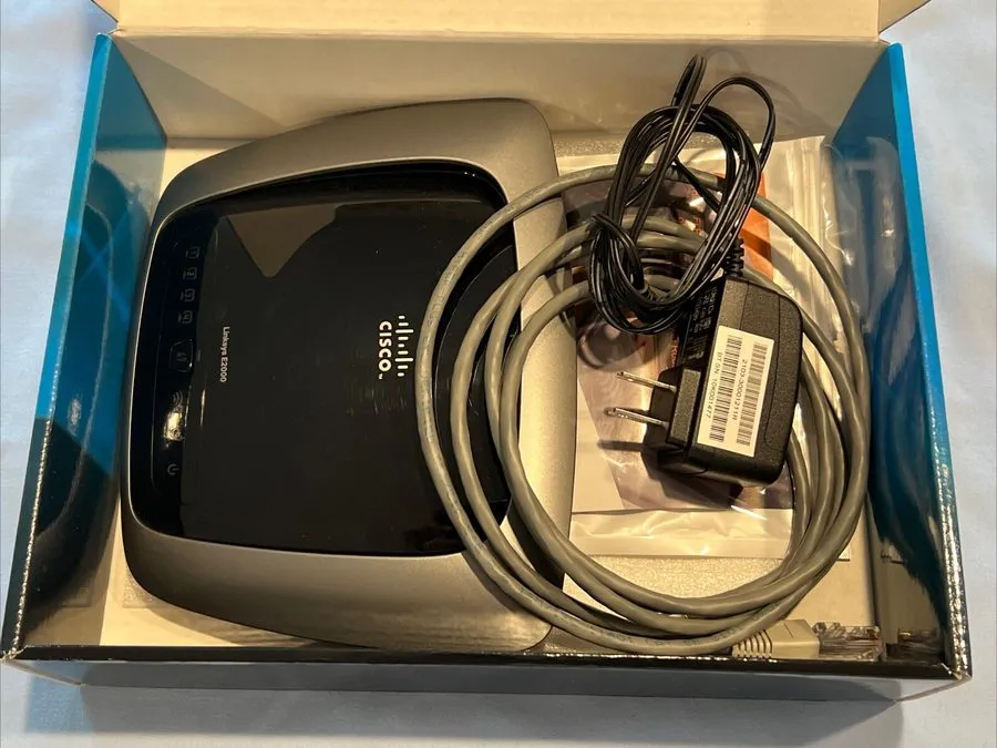 Маршрутизатор Cisco Linksys E2000 Wireless N Router 300 Mbps 4-Port Gigabit