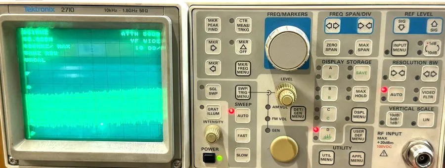 Анализатор спектра Tektronix 2710 Spectrum Analyzer 9kHz to 1.8GHz