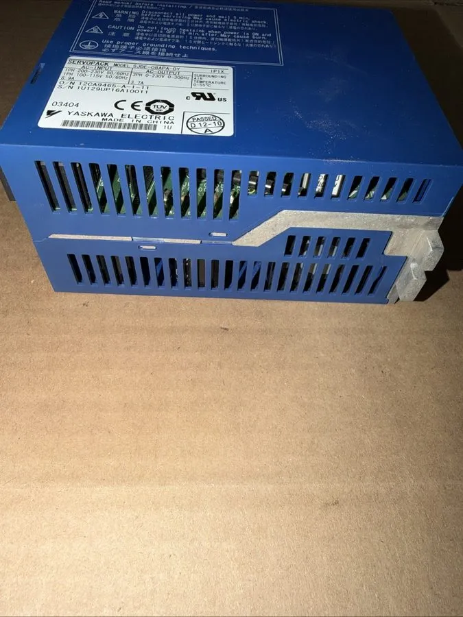 Сервопривод YASKAWA SJDE-08APA-0Y SERVOPACK — фото лота 1