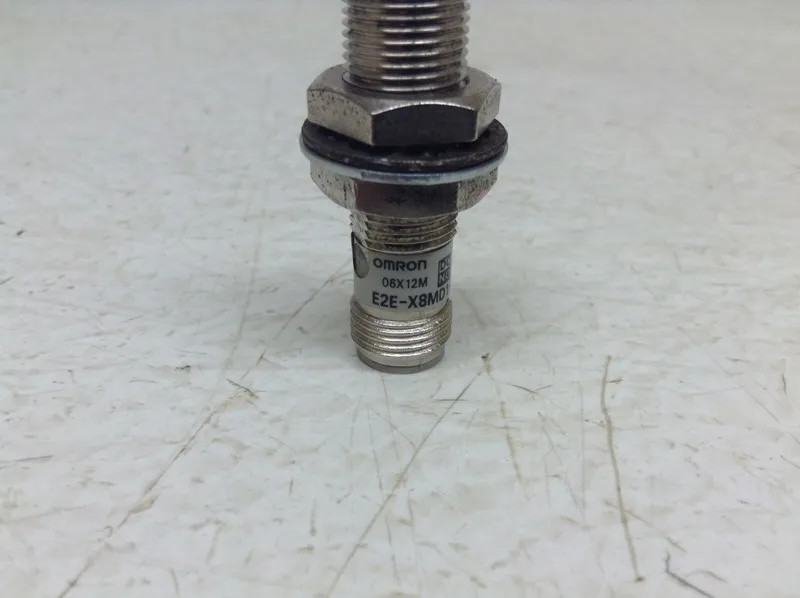 Датчик приближения Omron E2E-X8MD1-M1G Proximity Sensor