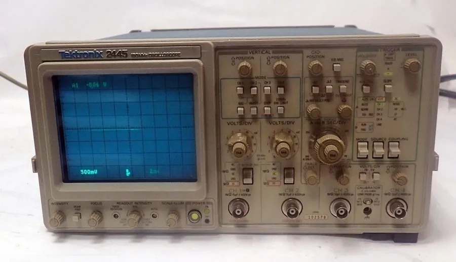 Осциллограф TEKTRONIX 2445 150MHz ANALOG OSCILLOSCOPE w/ 4 CHANNEL VERTICAL DEFL