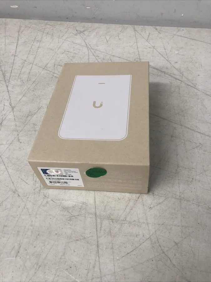 Точка доступа Wi-Fi Ubiquiti UniFi WiFi 6 Wireless In Wall Access Point & 4 Port — фото лота 1