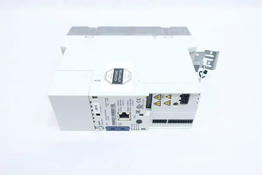 Частотный преобразователь E84AVSCE3714SX0