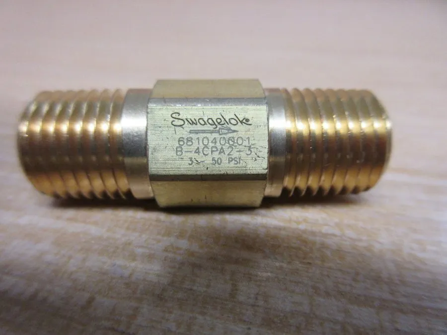 Клапан Swagelok B-4CPA2-3 Brass 1-Piece Poppet Check Valve FNSP