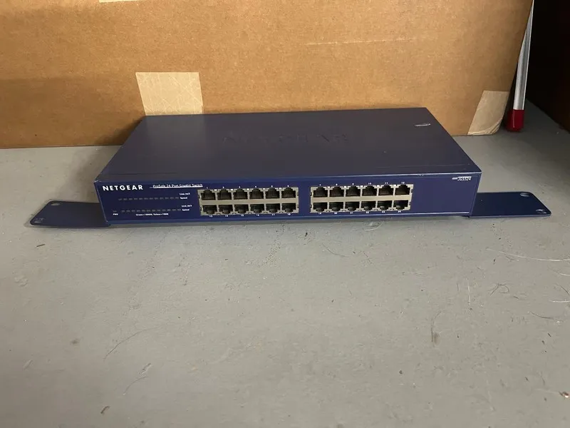 Коммутатор Netgear ProSafe JGS524v2 24-Port Gigabit Ethernet Switch