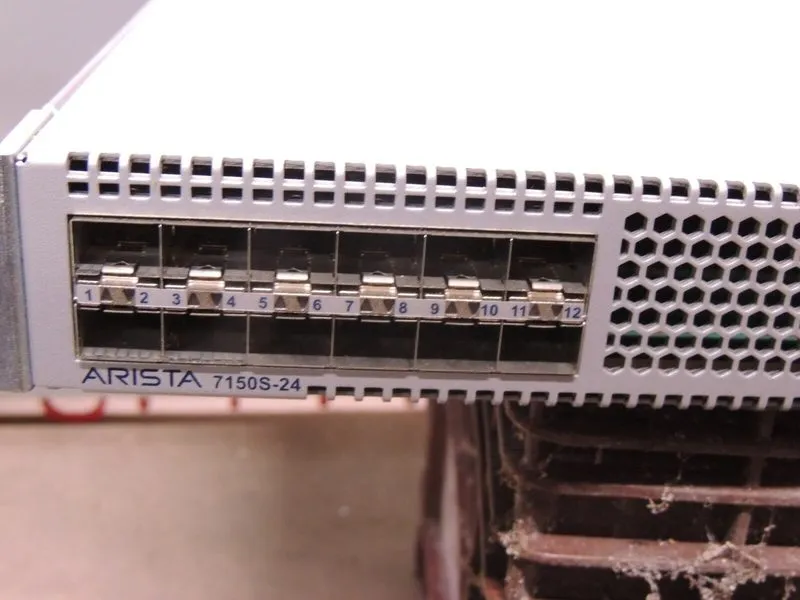 Коммутатор Arista DCS-7050T-36 32x RJ45 (1/10GBASE-T), 4x SFP+ Switch or 7050T-2 — фото лота 2
