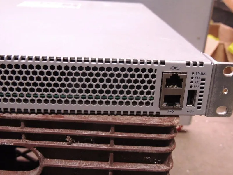 Коммутатор Arista DCS-7050T-36 32x RJ45 (1/10GBASE-T), 4x SFP+ Switch or 7050T-2 — фото лота 3