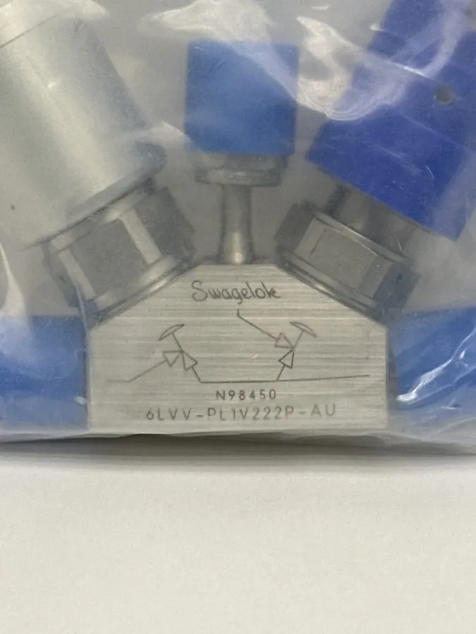 Клапан Swagelok 6LVV-PL1V222P-AU Monoblock Manifold, 2-Valve 3-Port VCR — фото лота 1