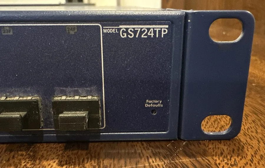 Коммутатор NETGEAR Prosafe GS724TP v2 24 Port Gigabit Managed Switch with PoE