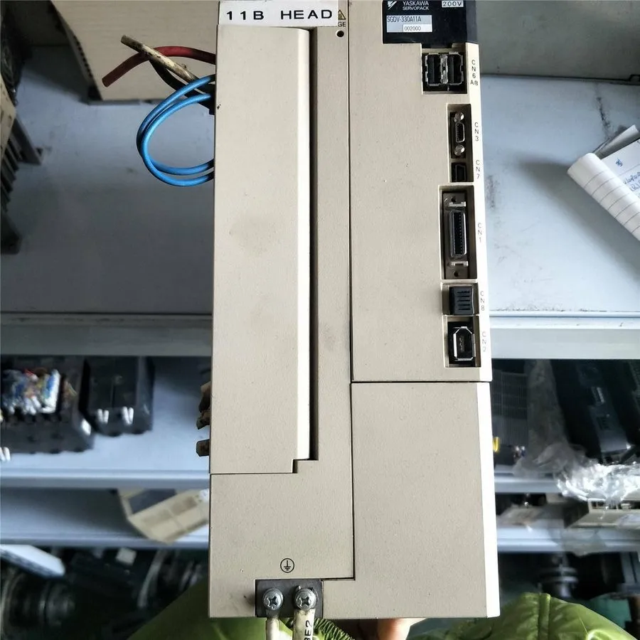 Сервопривод YASKAWA SERVO DRIVER SERVO PACK SGDV-330A11A DRIVE 5KW