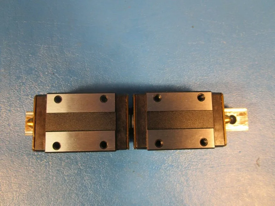 Линейная направляющая THK, SR15W2SSC1 + 320L, Two SR15W Linear Guide Blocks on a