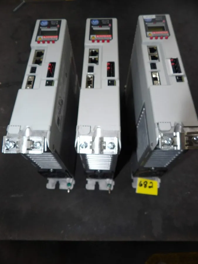 Сервопривод Allen Bradley 2198-H015-ERS Kinetix 5500 Servo Drive 12.5A 190-528V