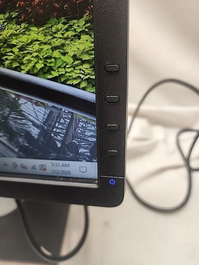 Монитор Dell UltraSharp PVGRC P1913T 19" Widescreen 1440x900 60hz LCD Monitor — фото лота 2