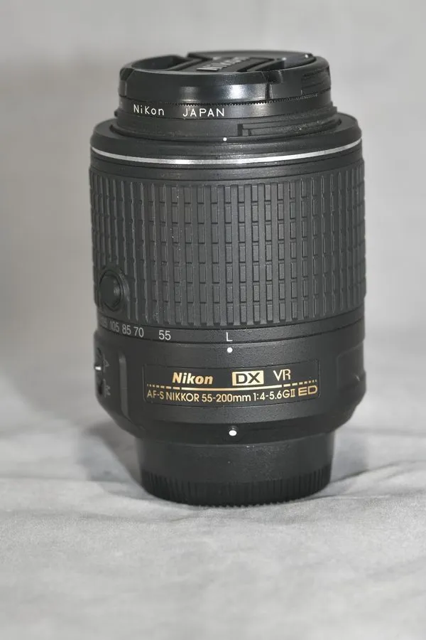 Объектив Nikon AF-S DX NIKKOR 55-200mm f/4-5.6G ED VR IF Nikon F 52mm HB-37