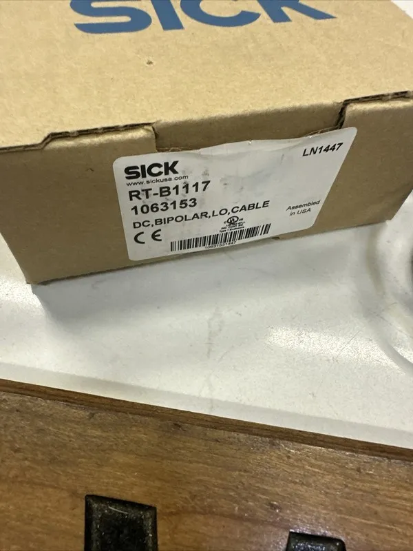 Датчик приближения SICK RT-B1117 60-900mm Infrared Photoelectric Proximity Senso