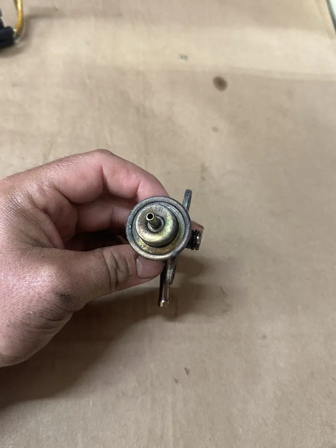 Трубопроводная арматура YAMAHA OUTBOARD F150 FUEL PRESSURE REGULATOR 63P-13906-0