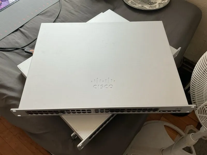 Коммутатор Cisco Meraki MS210-48LP 48-Port Gigabit PoE Cloud Managed Switch UNCL — фото лота 1
