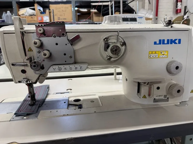 Оборудование рекламного производства Juki LU2810-7 Sewing Machine. Fully automat — фото лота 1