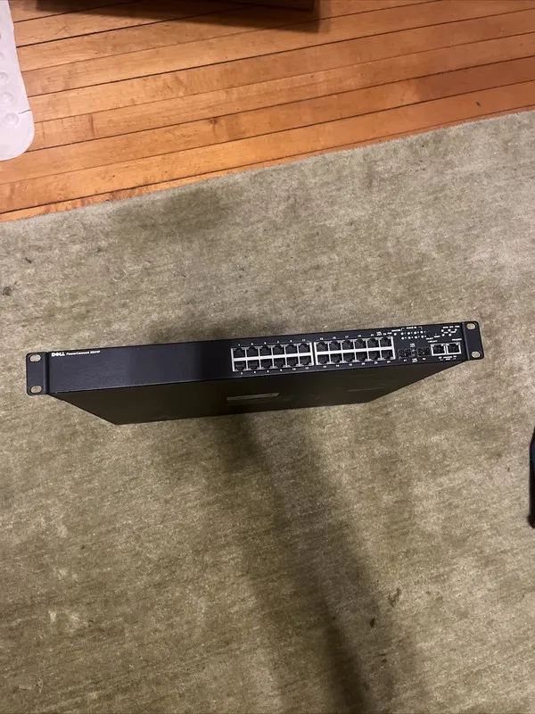 Коммутатор DELL POWERCONNECT 3524P K690K 24 PORT 10/100 POE ETHERNET SWITCH