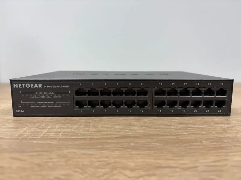 Коммутатор NETGEAR GS324-200NAS 24-Port Gigabit Ethernet Unmanaged Switch Black
