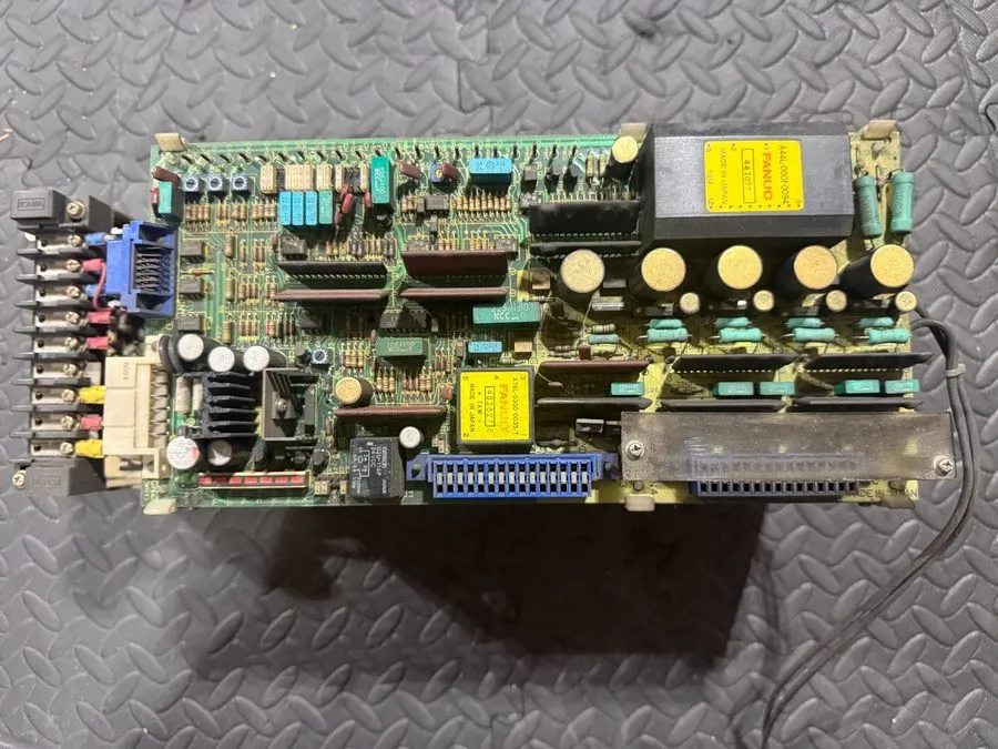 Сервоусилитель FANUC VELOCITY CONTROL UNIT A06B-6047-H041 / A20B-0009-0320/11D