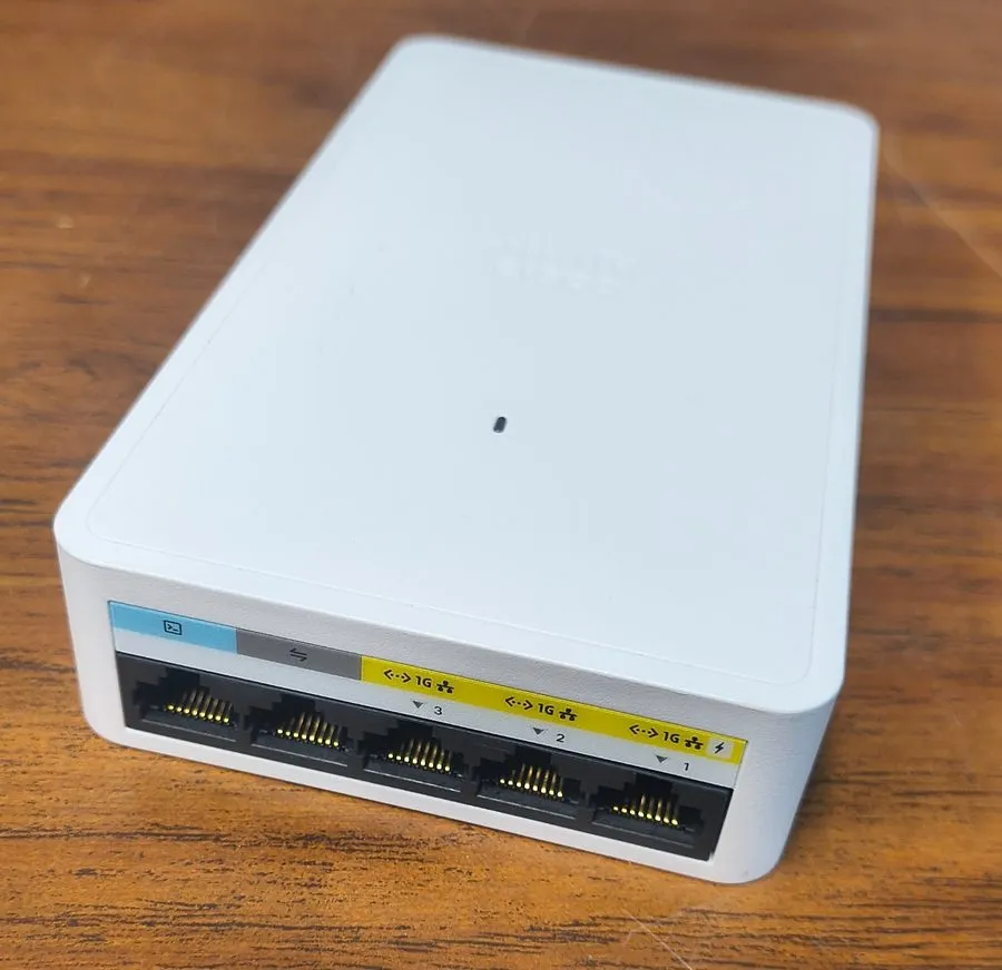 Точка доступа Wi-Fi Cisco Catalyst 9105AXW WiFi 6 Wireless Access Point C9105AXW — фото лота 1