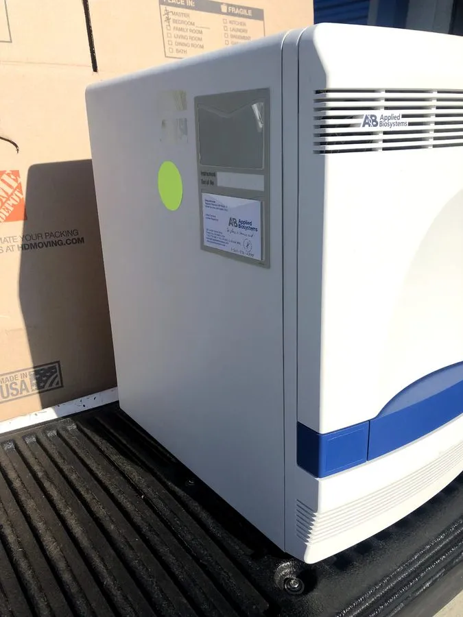 Амплификатор Applied Biosystems 7500 Fast Real-Time PCR System p/n 4345241 — фото лота 1