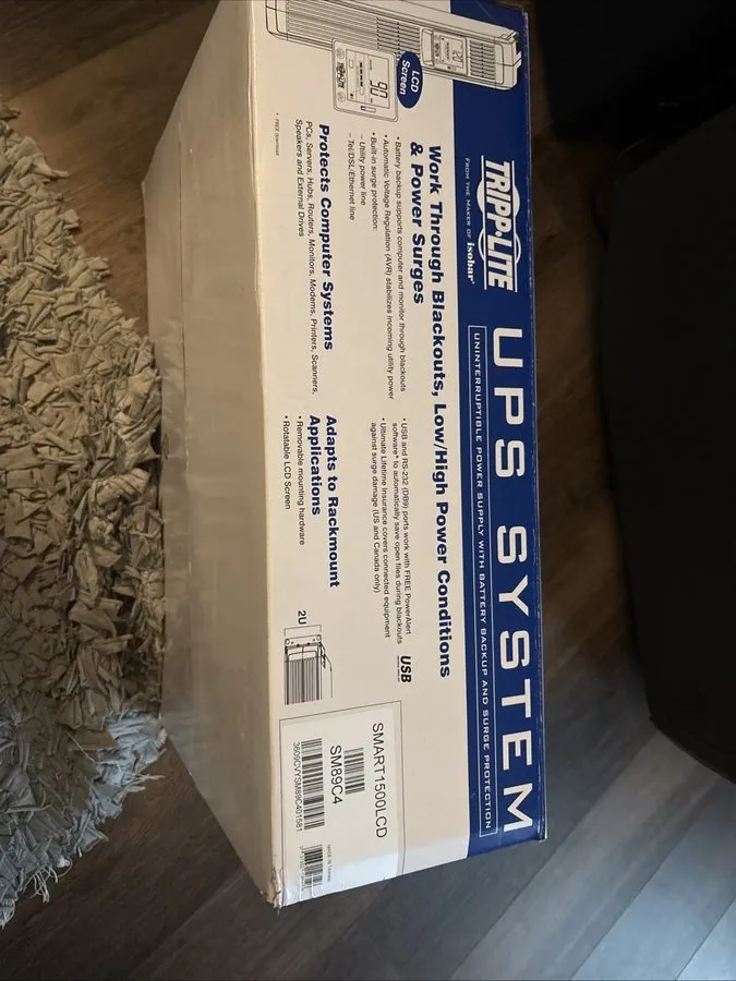 Дисплей Tripp Lite SMART1500LCD 1500VA 900W Rackmount UPS AVR LCD 8 Outlets