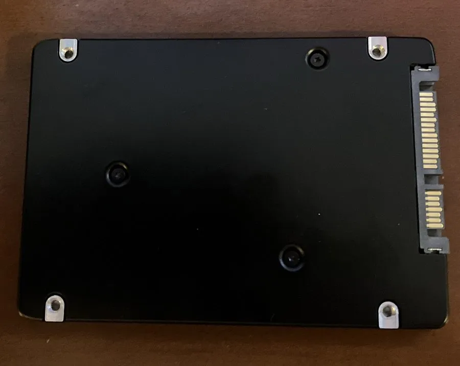 SSD-накопитель Samsung PM881 256GB 2.5in SATA Internal SSD MZ7LH256HAJD-000D1 — фото лота 2