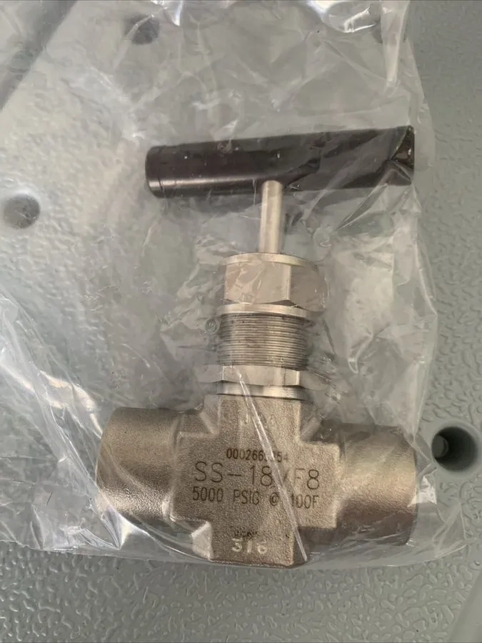 Клапан Swagelok SS-18VF8-Manual Stainless Needle Valve 5000psi 1/2in FNPT
