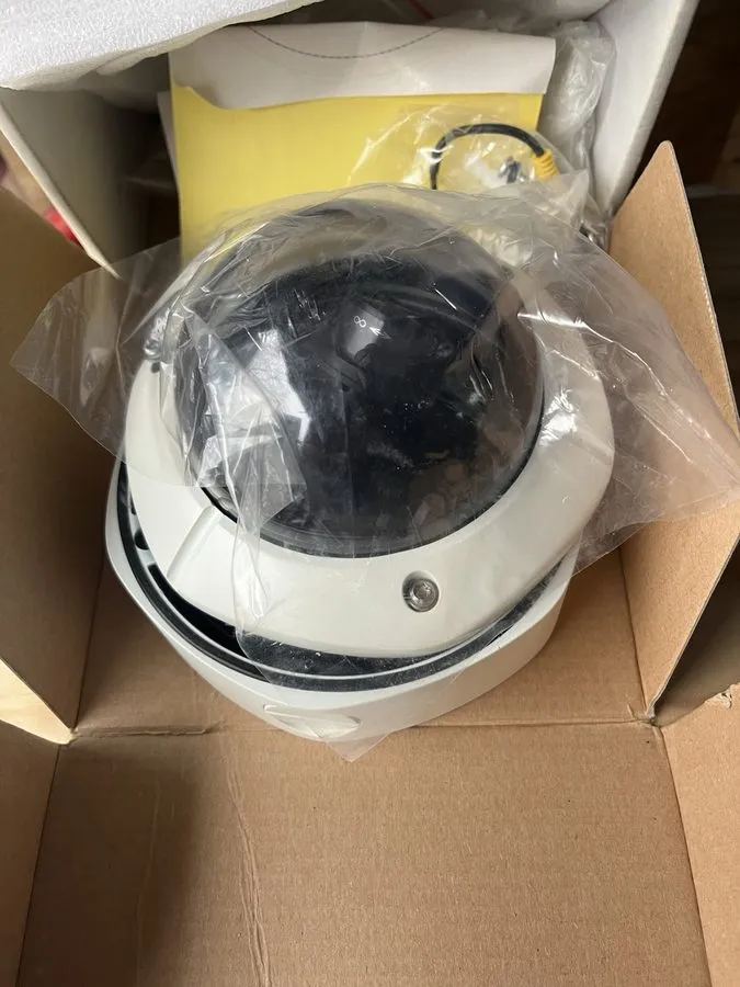 Камера a Bosch VDC-240V03 Outdoor Color Dome Camera — фото лота 1