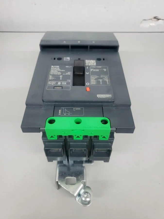 Автоматический выключатель BJA36100 SQUARE D 3 POLE 100 AMP 480V 65KA POWERPACT 