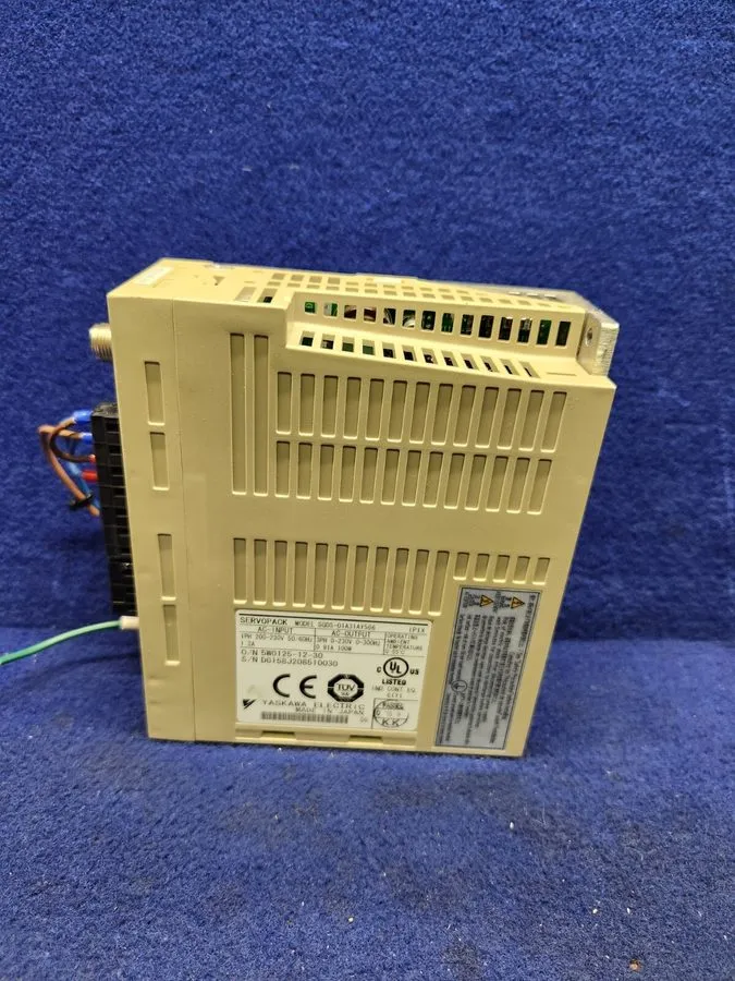 Сервопривод Yaskawa SGDS-01A31A Servo Drive SERVOPACK