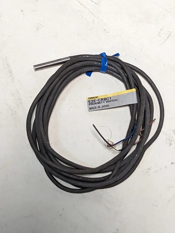 Датчик приближения Omron Proximity Sensor E2E-CR8C1 12-24vdc NPN N.O