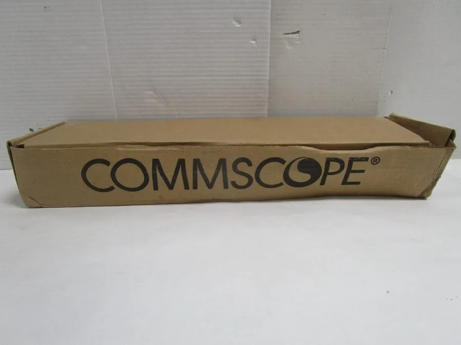 Патч-панель COMMSCOPE UNIPRISE UNP-6-DM-1U-24 760180042 RJ45 24 Port Patch Panel — фото лота 1