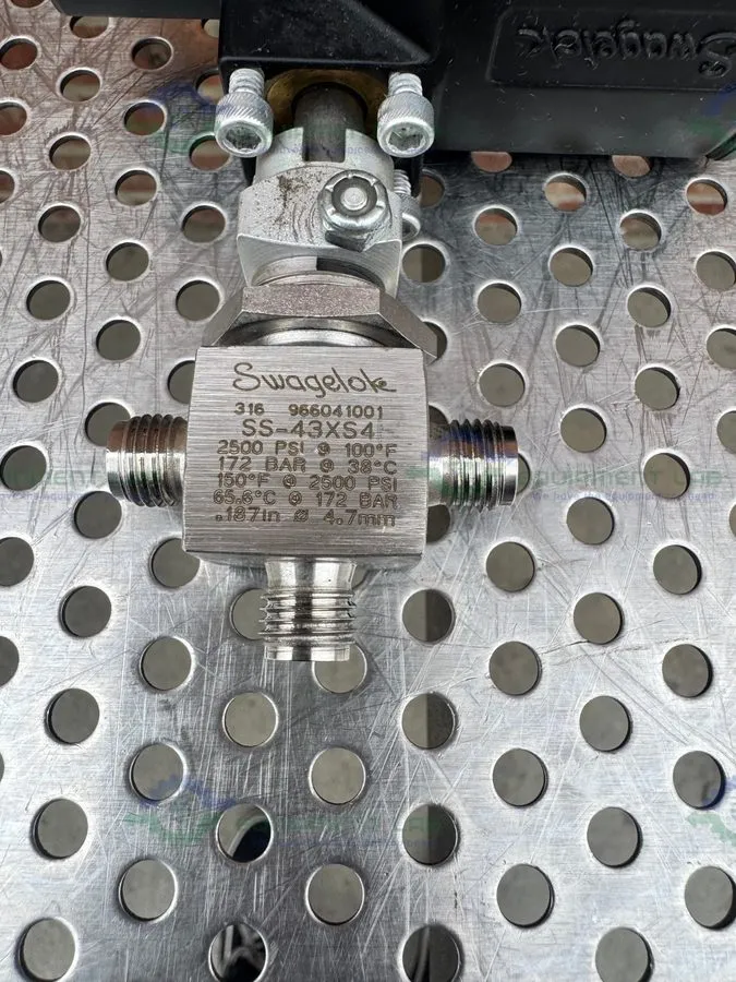 Клапан Whitey Swagelok SS-43XS4 1/4" Ball Valve 2500 PSI Stainless Steel NOD