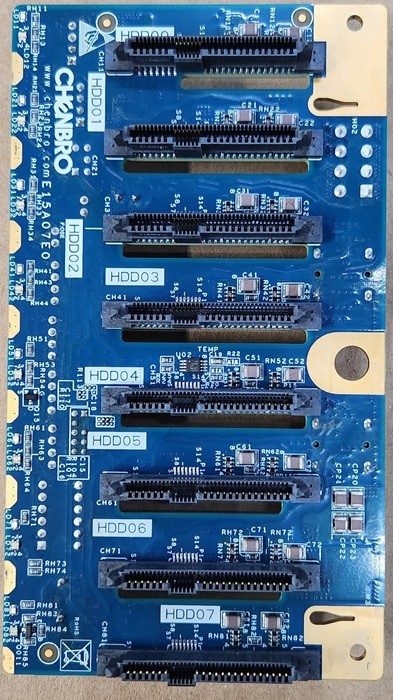 Бэкплейн Chenbro 380-23710-3004B0 Mini SAS HD 12G 8-Port Server Backplane Board  — фото лота 1