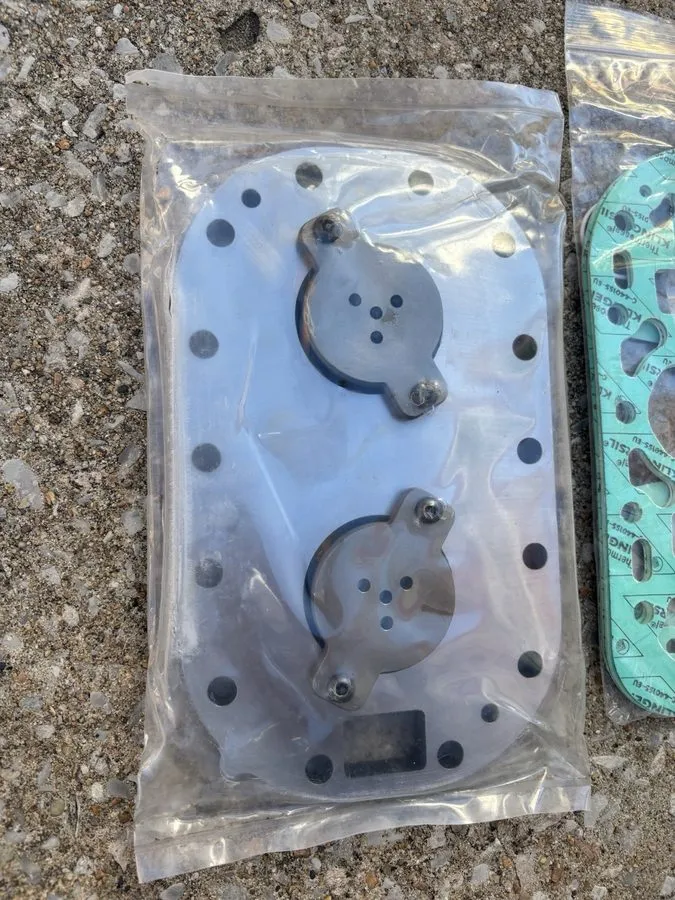Компрессор Copeland 998-2661-27 Discus Compressor Valve Plate Assembly with Gask — фото лота 1
