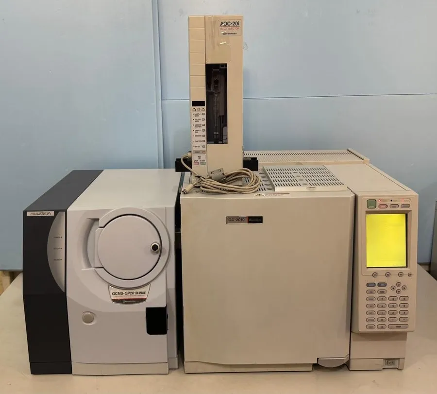 Хроматограф Shimadzu GC-2010 GCMS-QP2010 Plus GC/MS AOC-20i Powers up