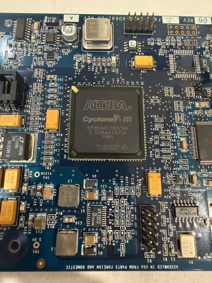 Микросхема ПЛИС Altera EP3C10F256C8N Cyclone III FPGA 256-Pin QFP IC