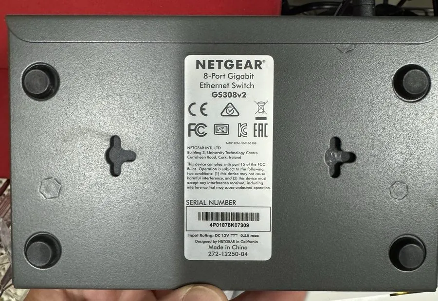 Коммутатор Netgear GS308v2 8-Port Gigabit Ethernet Desktop Network Switch GS308 — фото лота 1