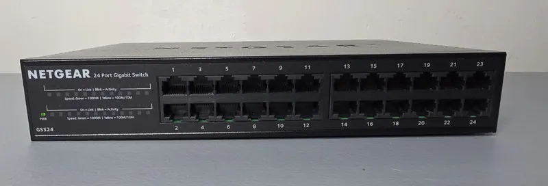 Коммутатор NETGEAR GS324 24-Port Gigabit Ethernet Unmanaged Switch Black