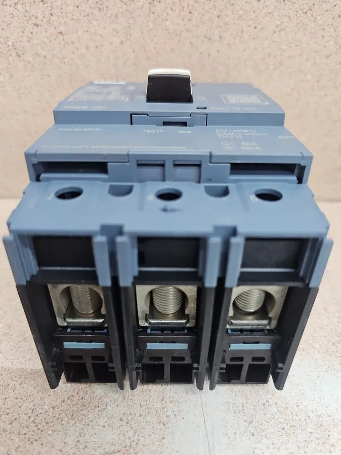 Автоматический выключатель Siemens 60 Amp Bolt-On Circuit Breaker 480 VAC 3 Pole