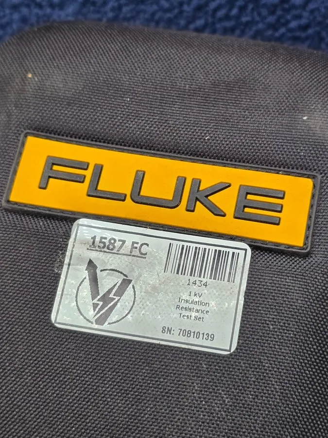 Мультиметр Fluke 1587 FC Insulation Multimeter True RMS Auto-Ranging